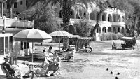 maxresdefault  An old picture of what the resort looked like in its heyday.  Roaring springs here produce a daily flow of 200,000 gallons of water that’s between 118 and 120 degrees. Until White settlers moved into the area in the late 1800s, Native Americans were regular visitors; they believed the hot, clear water that pours from a crack in the rock wall had healing powers. Despite the isolated location, it attracted America’s wealthiest and most prominent families, including Rockefellers, Carnegies, Wrigleys and Cabots. Several U.S. presidents — including Theodore Roosevelt, Woodrow Wilson and Herbert Hoover — stayed there. During World War II, the resort was converted into a military hospital. John F. Kennedy, then a young naval officer, spent three months there, recovering from wounds.  (From:  Roger Naylor, Special for Arizona Republic, Fri Apr 5, 2013.)